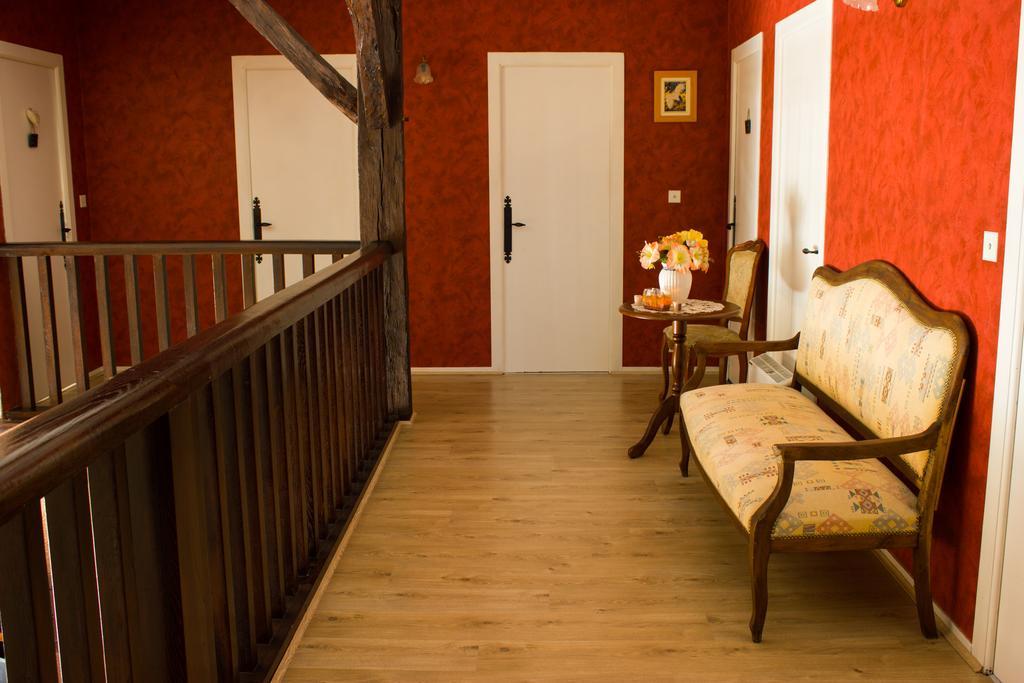 Pouilly-sous-Charlieu Aux Ronzieres B&B 객실 사진